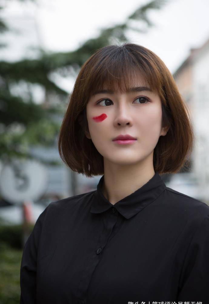 张莫涵在微博上发布一篇长文并晒出证据,他在社交网络上指控张培萌"