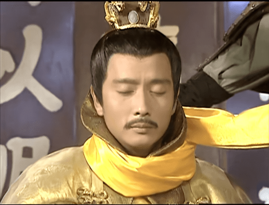 反观谢君豪的隋炀帝,则是一脸虚相,虽然嘴上仍旧不服命运,但眼中的