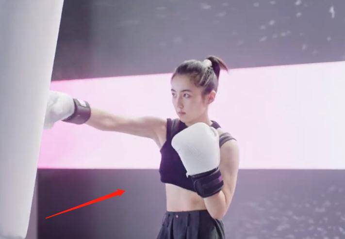 原创18岁张子枫拍策划镜头扫过她的肚子马甲线我没看错吧