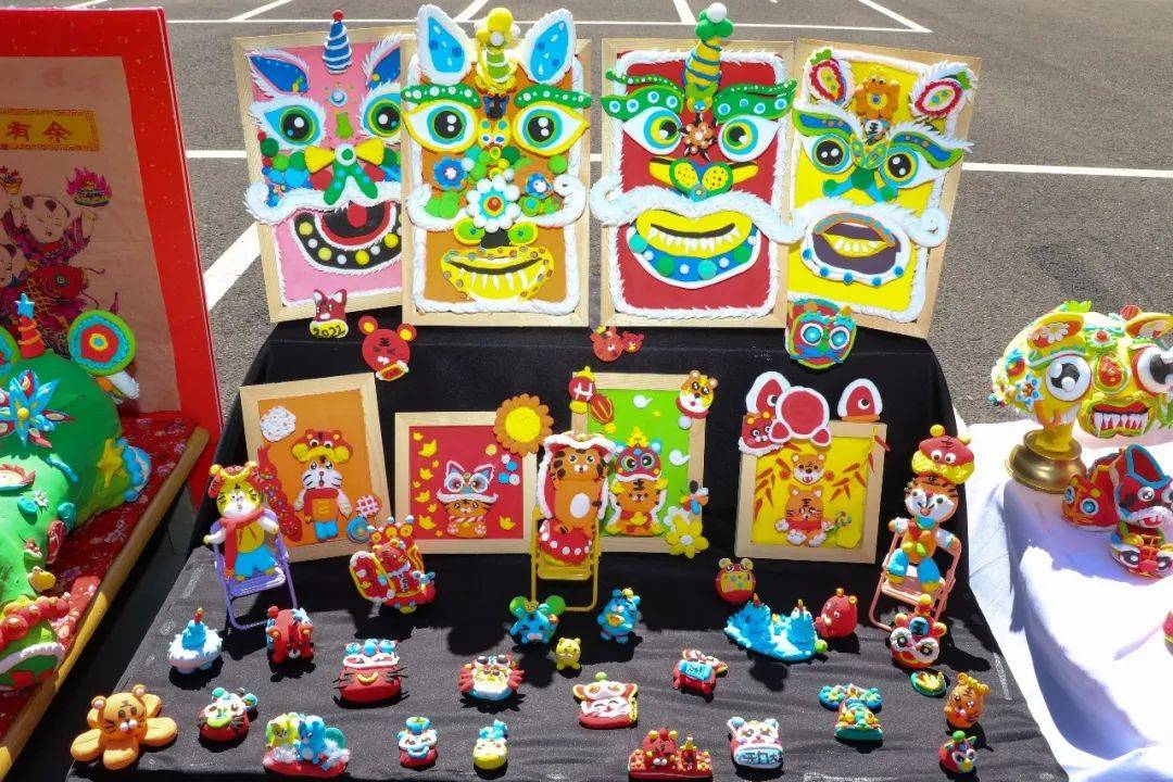 "加持",都变成了一件件艺术品……这些只是小学部多彩课堂的部分展示