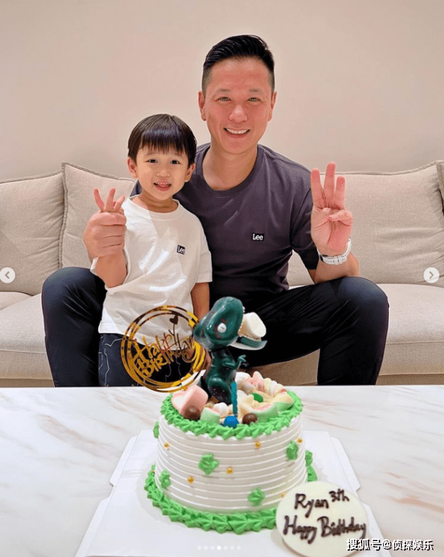 胡杏儿庆祝二胎儿子满3岁,奕霖和哥哥捉蛇,玩蜘蛛,超勇敢