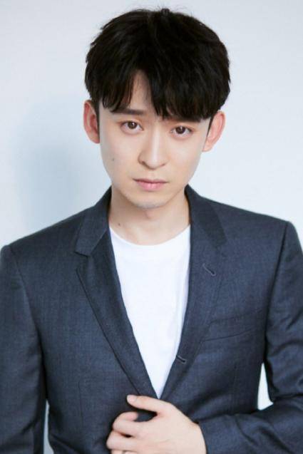 原创娱乐圈太子爷20岁成名24岁娶到梦中女神活成人生赢家