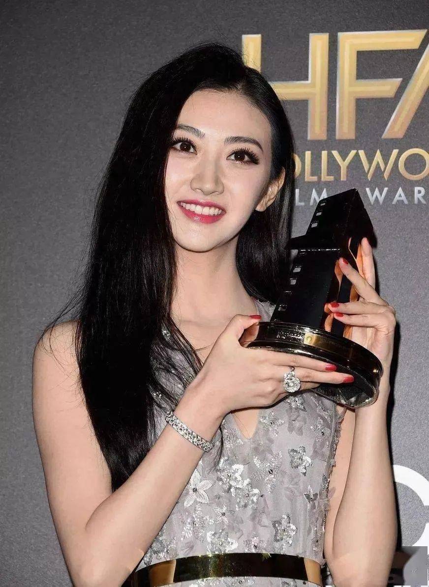 娱乐圈资源超强,从煤老板到"万达小妈",细说景甜逆袭之背后金主_宁浩