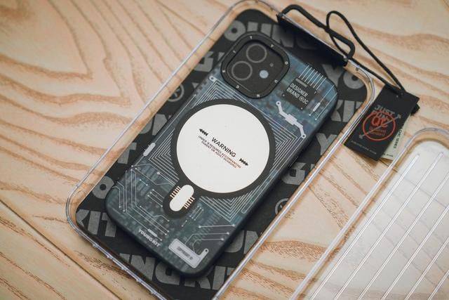 手感好设计潮支持MagSafe磁吸，猿气iPhone 12 手机壳体验