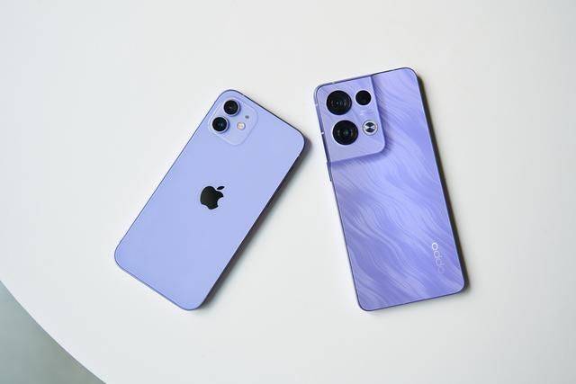 OPPO Reno8系列上线花仙紫色，对比iPhone 12紫色版本哪个更好看