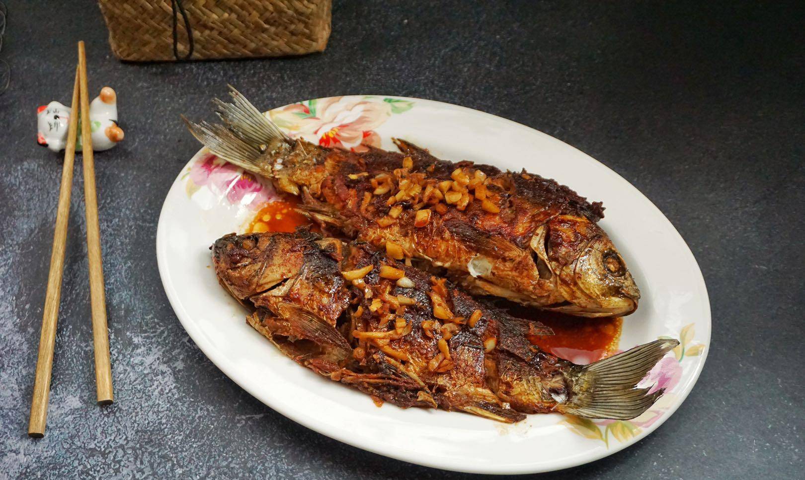 2,酸梅汁本身就很咸了,烧梅汁鲫鱼的时候无需再加盐了1,这里的1茶匙=