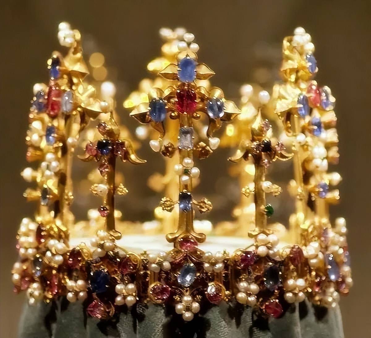 故事篇|世界上最著名的十大王冠珠宝_钻石_皇冠_亚历山德拉