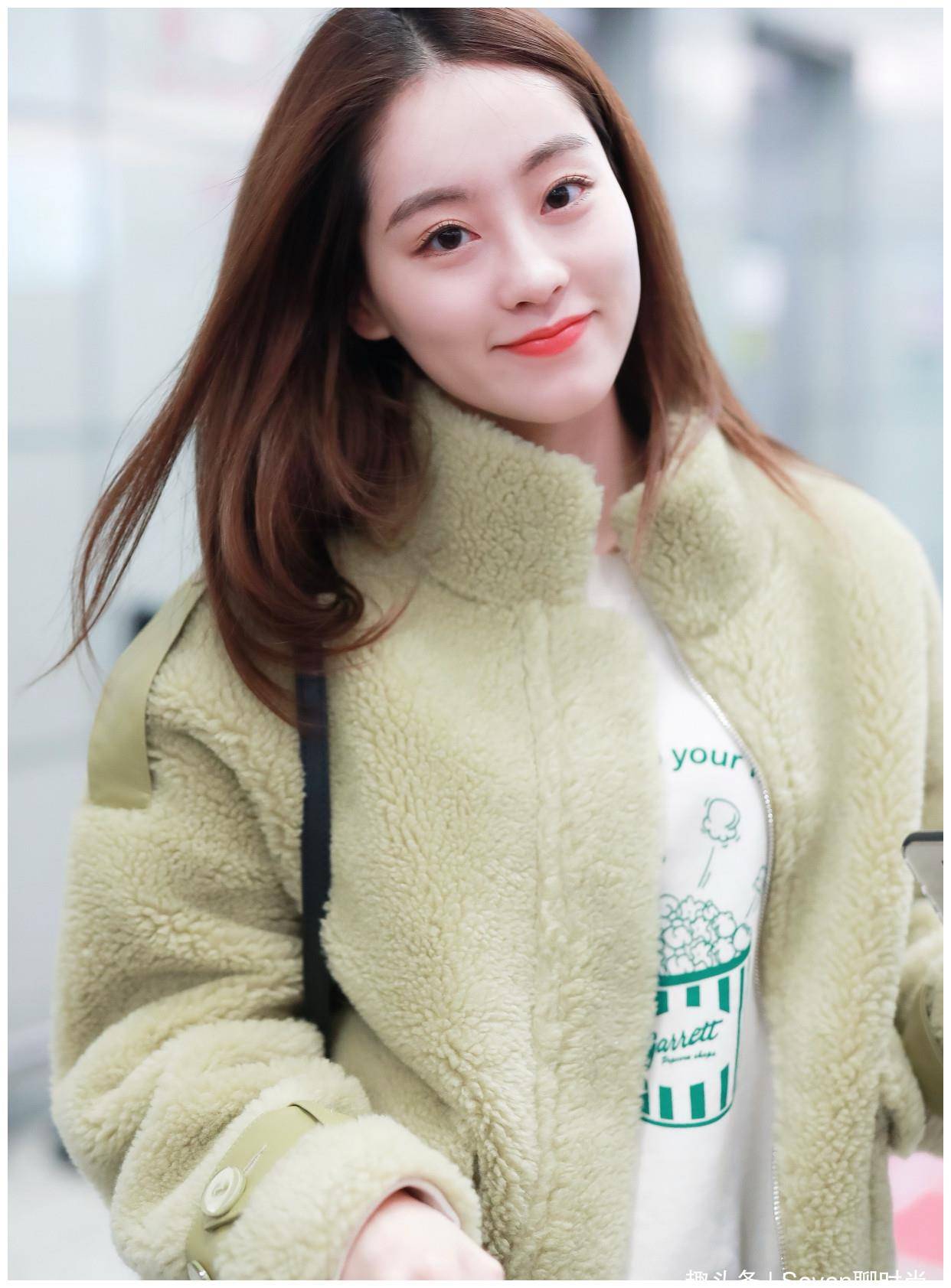 原创祝绪丹真是耐冻身穿仙气飘飘纱裙冬天一样可以飘逸又惊艳