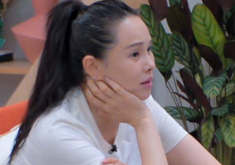 52岁伊能静素颜出镜,无美颜高清镜头下,皮肤状态太过真实了_姐姐_节目