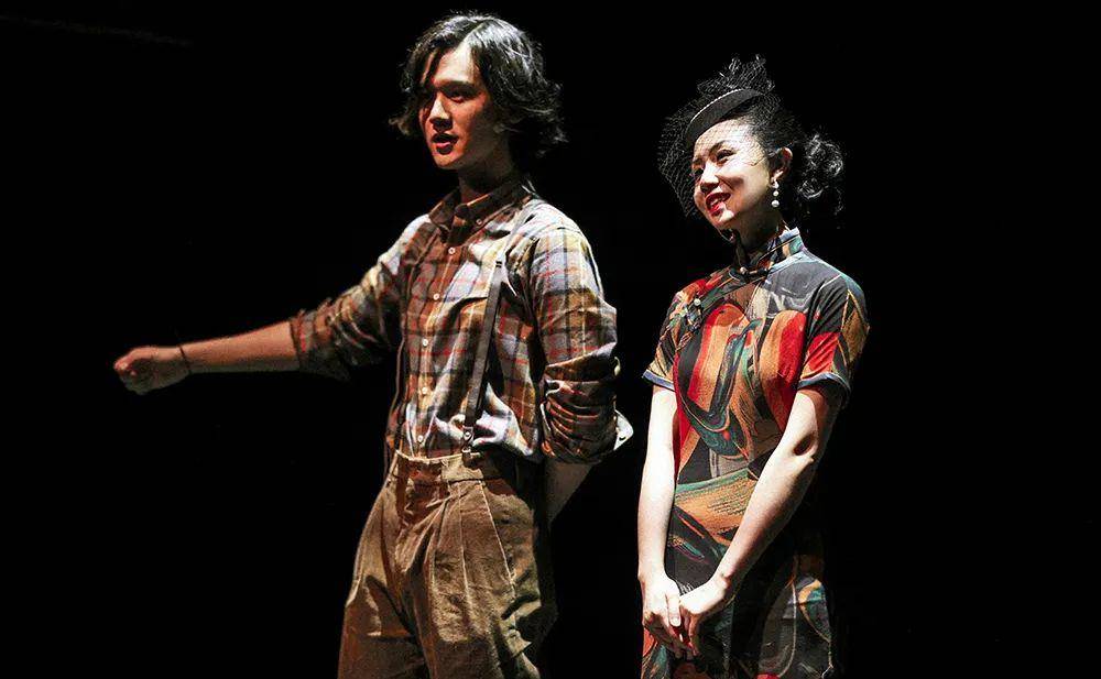 原创一手持笔一手执剑戏剧公社人物传演员刘尹昊