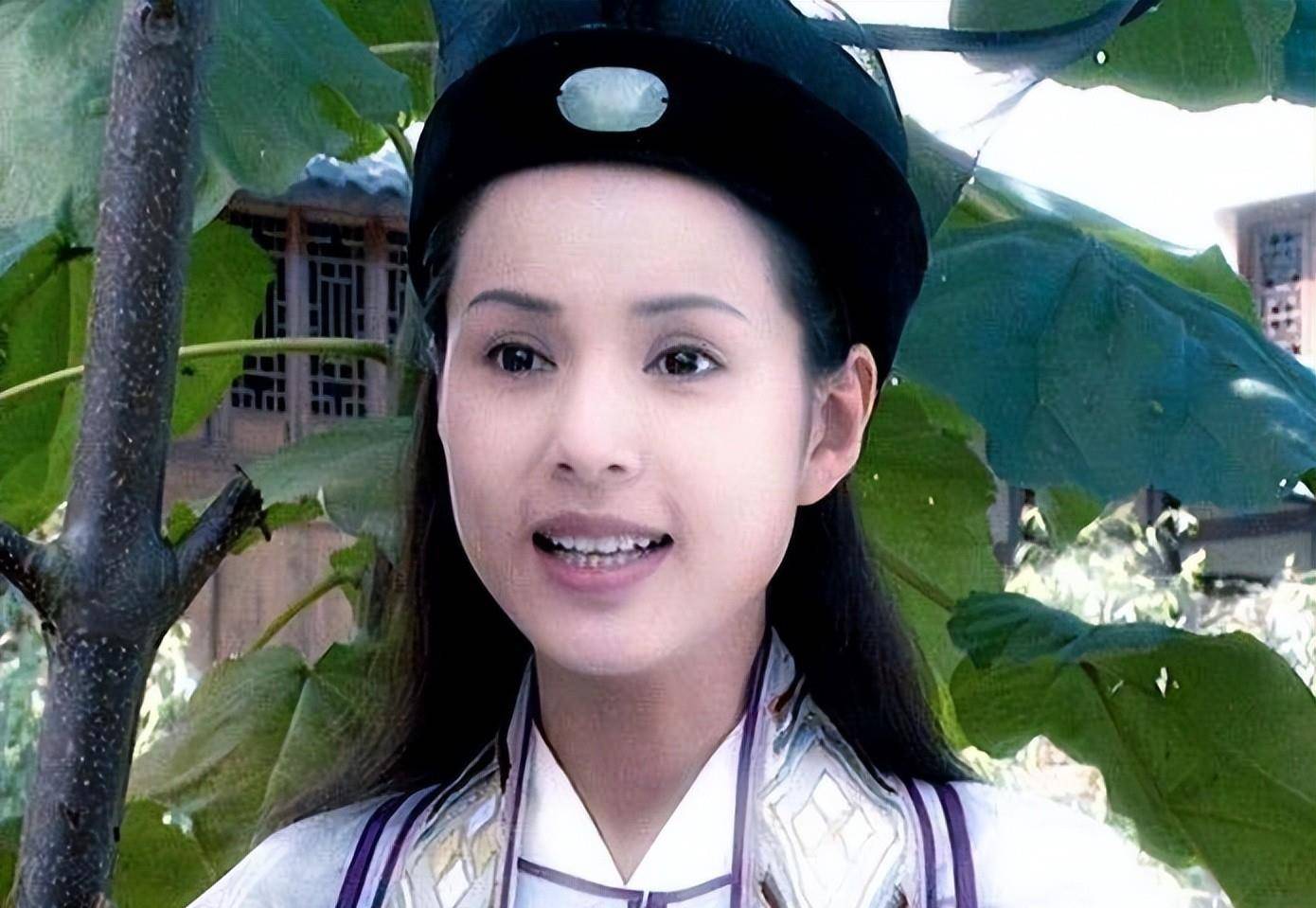 《武当》沈蓉/雪鹰李若彤在剧中则一人饰演姐妹两人,分别是柔情似水的