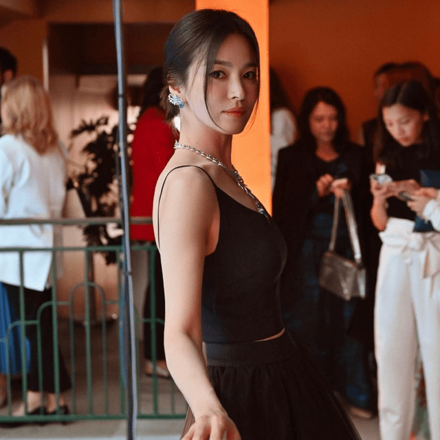 宋慧巴黎晚宴生图与精修差别大,网友:面相变了