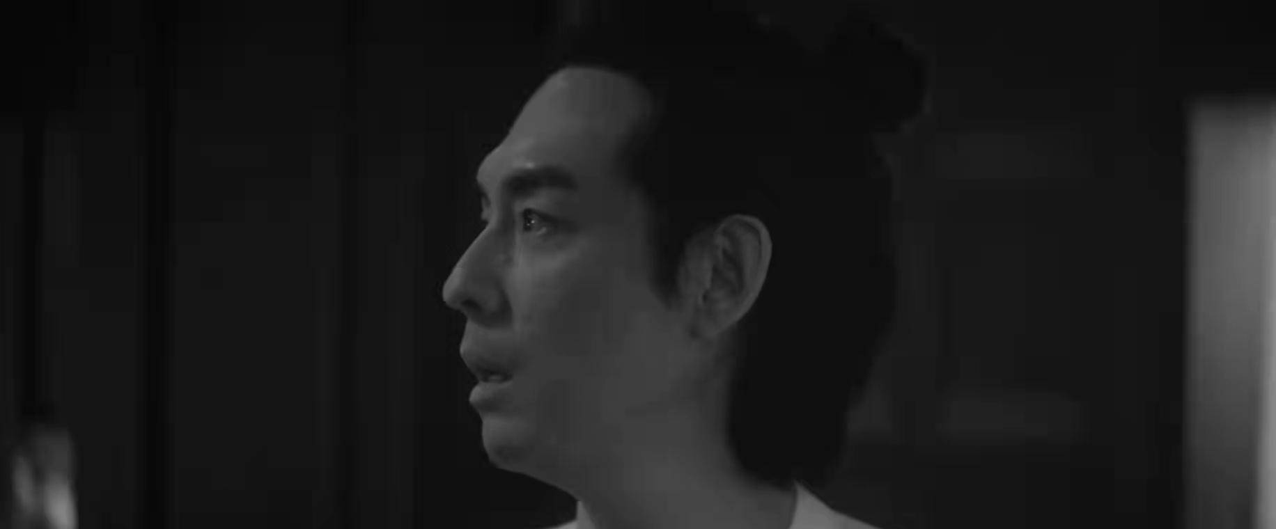 崔善远去的背影,眼里有说不出的深情,紧接着,余生的世界变成了黑白色