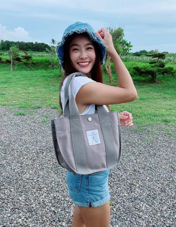 原创黄瑜娴分手金刚后接受采访坦承自己已经取消对金刚的追踪