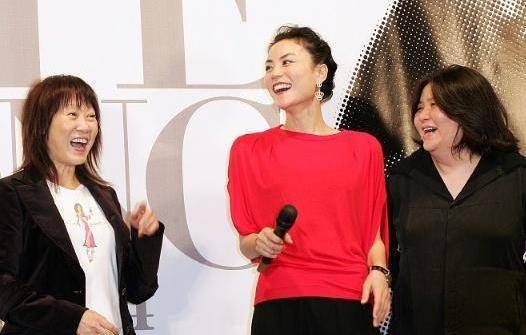 原创王菲近照曝光与经纪人陈家瑛一同探望前经纪人不忘本的真女神