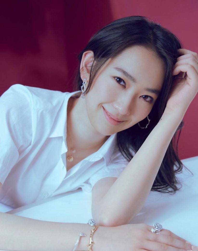 原创宫咪咪22岁的女演员女儿没有摔死她感觉比以往任何时候都好