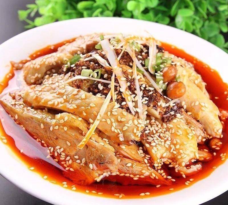 原创红油鸡肉片的做法保持了川菜的麻辣鲜香回甜细腻滑口