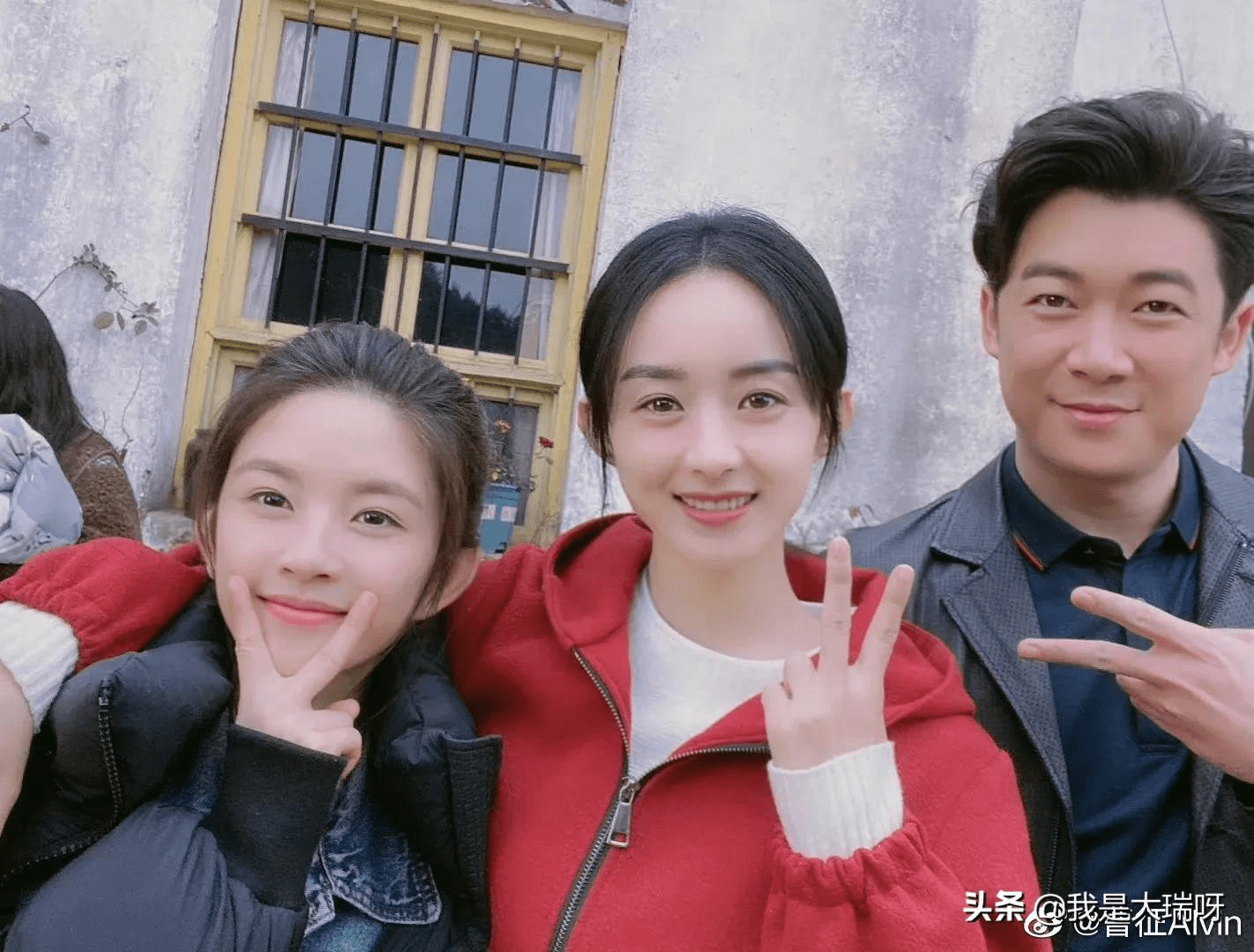 演员曹征分享拍戏经历:为了角色狂喷美黑喷雾,网友评论:凡尔赛_阿尔文