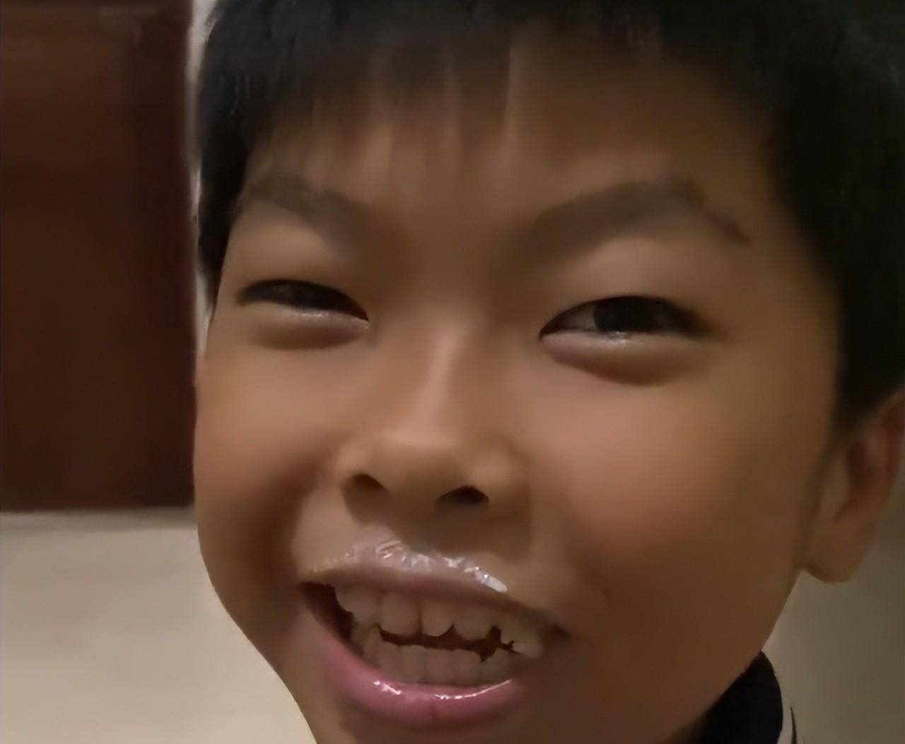 原创海南一男孩想把舅舅介绍给女老师拆迁户酷似彭于晏网友很好奇