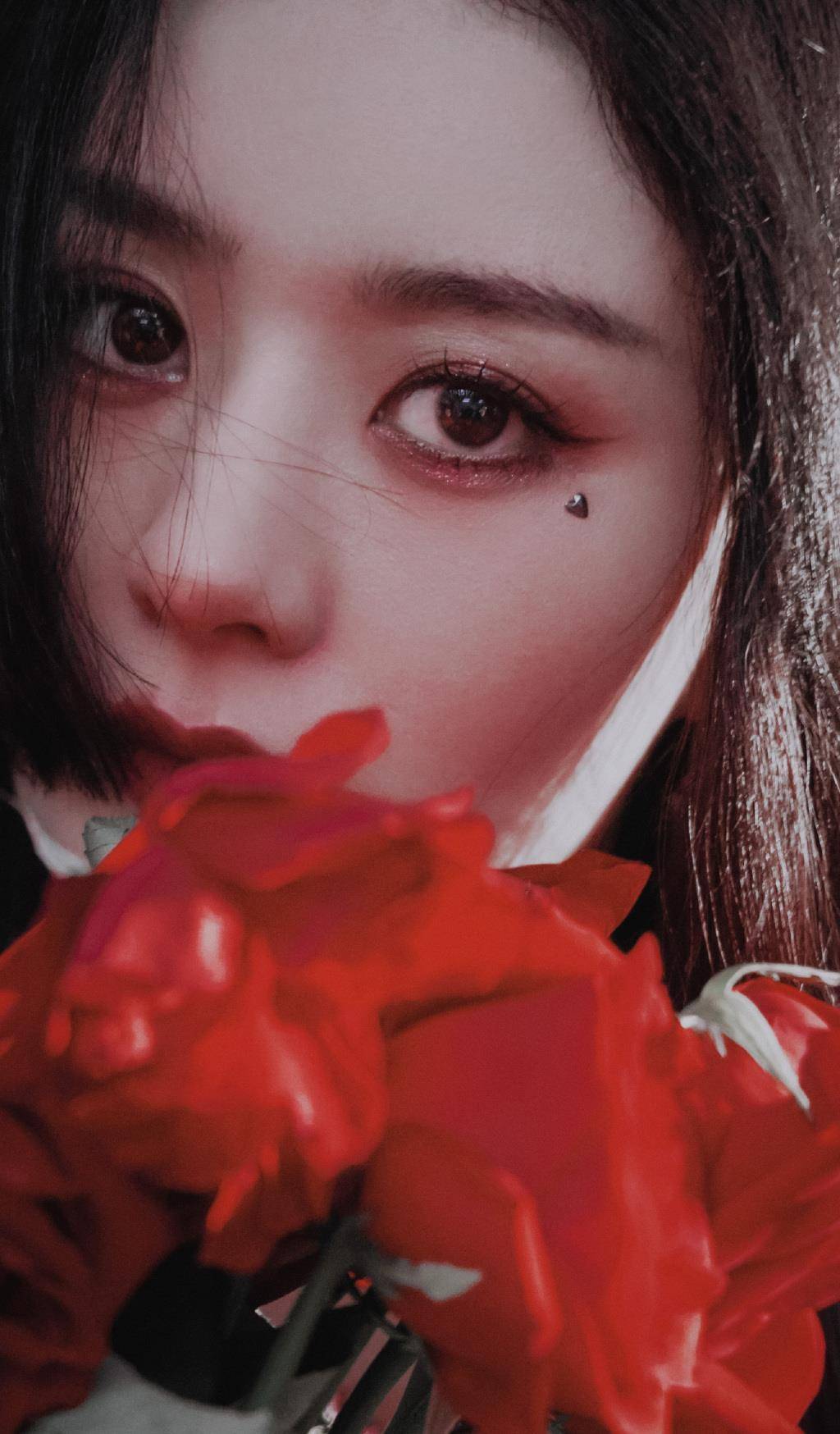 原创走黑化路线的赵丽颖绝了演什么小白花就要演大反派boss