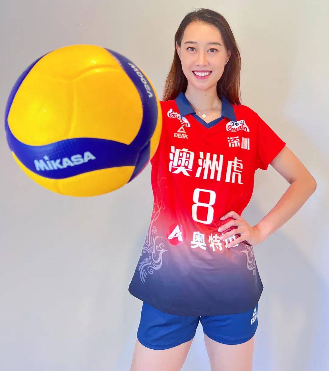 留美球员薛翼枝签约深圳中塞女排