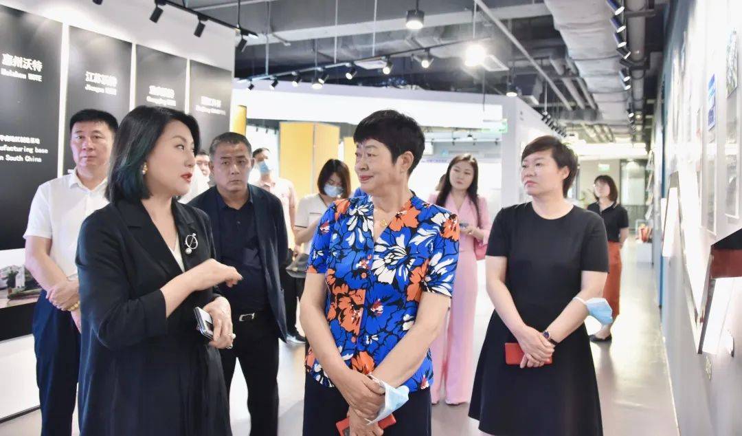 包头市政府党组成员王秀莲一行莅临深圳战新会及会长单位沃特股份