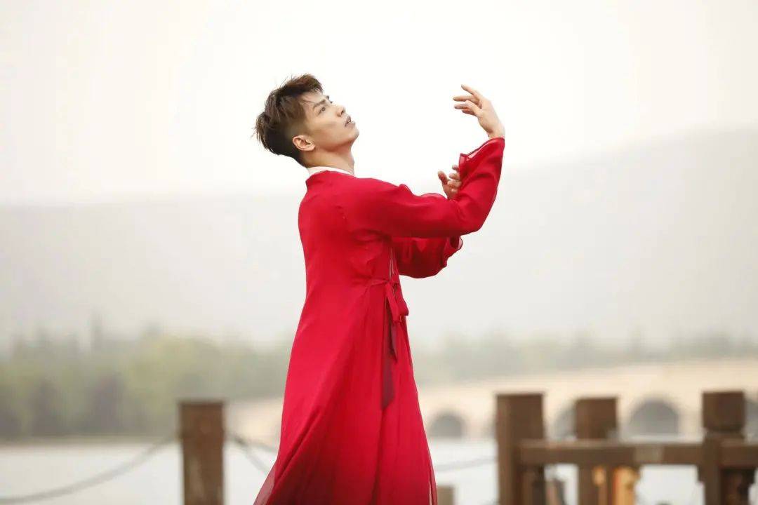 北京舞蹈学院青年舞团舞蹈演员孙科:舞台演绎百变人生