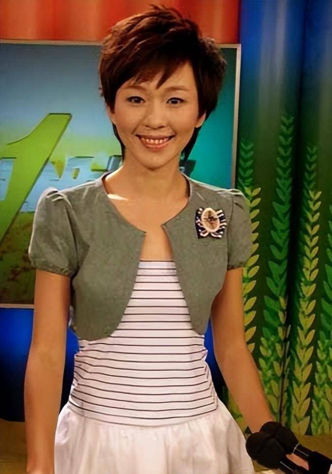 23岁时,中央电视台选美节目主持人张主持了春节联欢晚会,现在他已经考