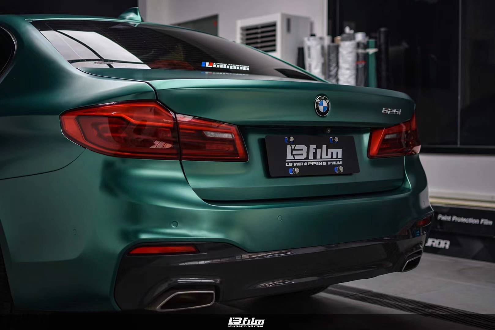宝马5系lbfilm改色膜电光祖母绿冷艳中带着优雅