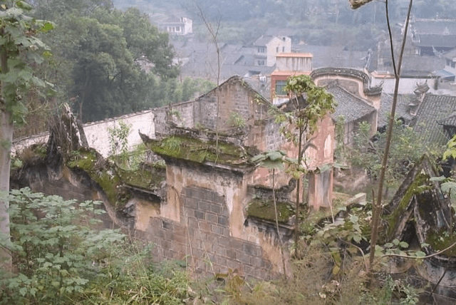 四川一文化名镇，始建于秦朝，以盐井闻名，已有1700年历史了