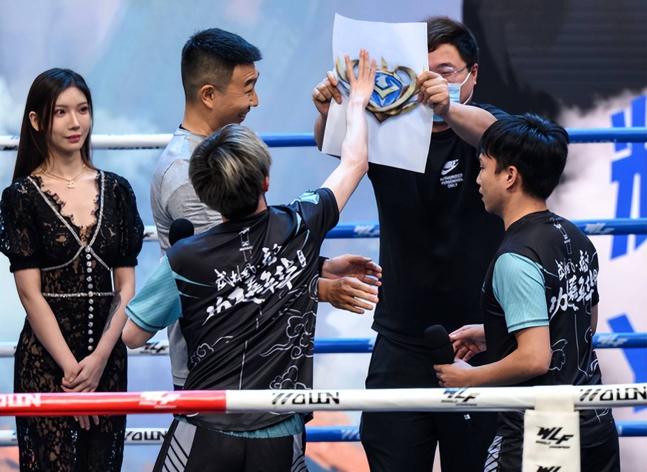 耀扬被女徒弟ko之后,迎来正式拳赛,对手实力强大_俩人_赖神_比赛