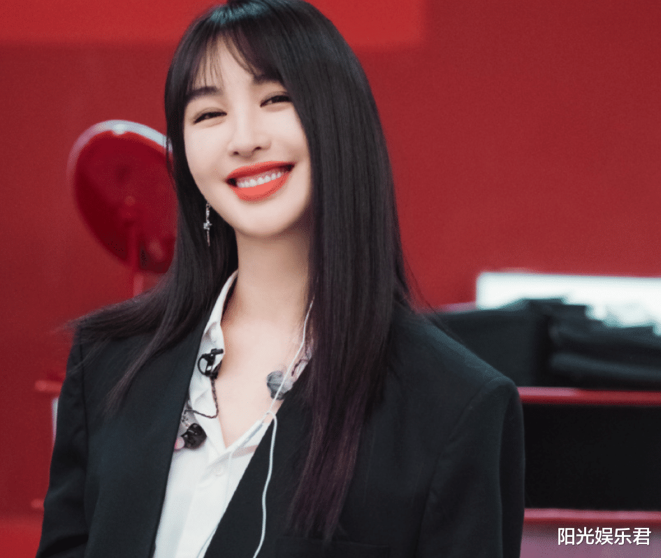 比较自然的, 这就说明了他们已经放下了之前那段你感情了, 现在李菲儿