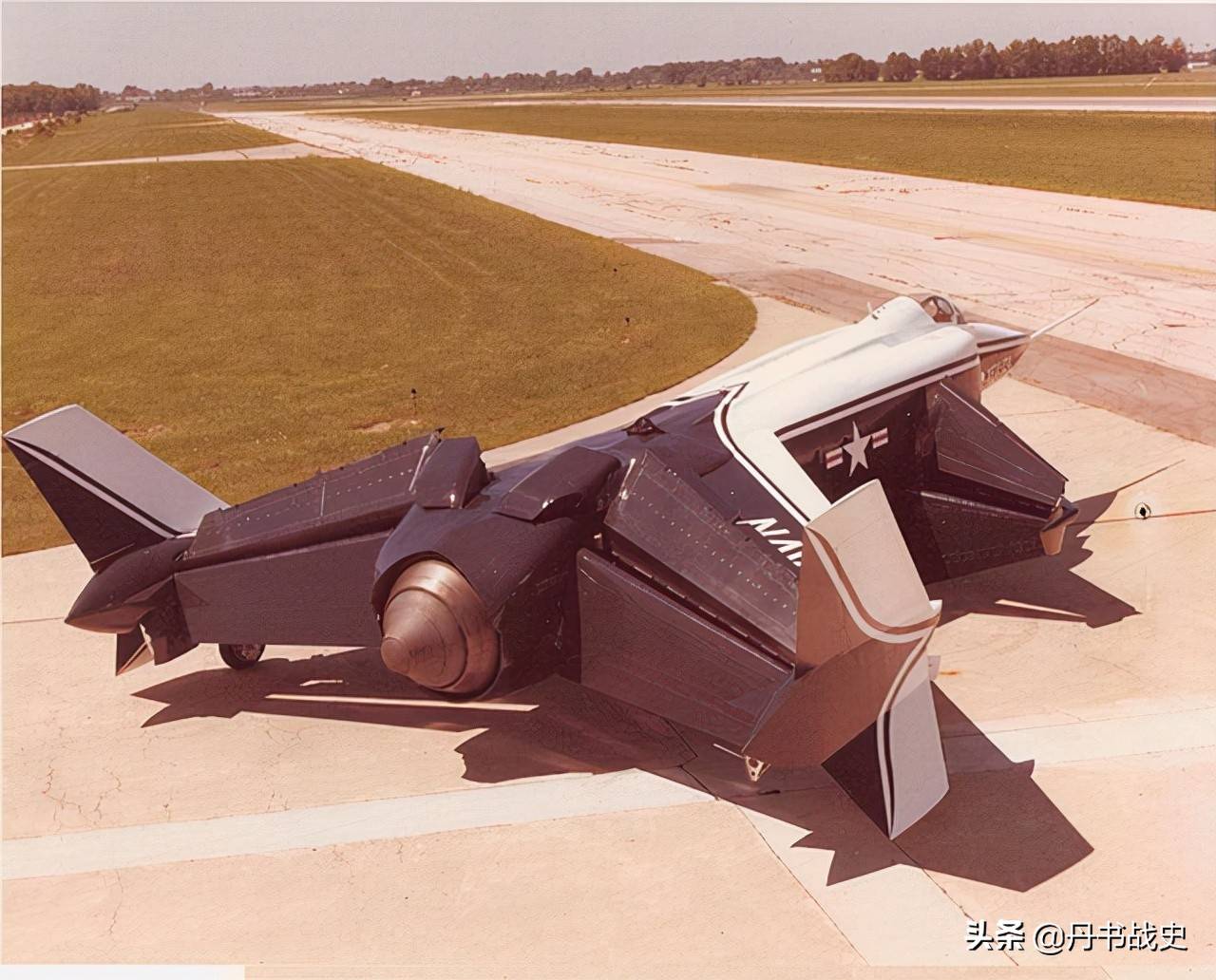 年完成全尺寸风洞模型,1977年开始地面测试,对于一款新飞机而言有点快