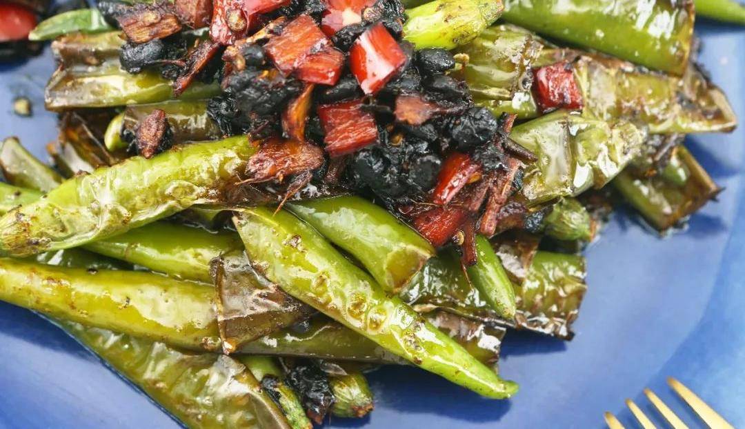 吃米饭,试试搭配这个菜,多来一碗不是事儿_虎皮_盛出_豆豉