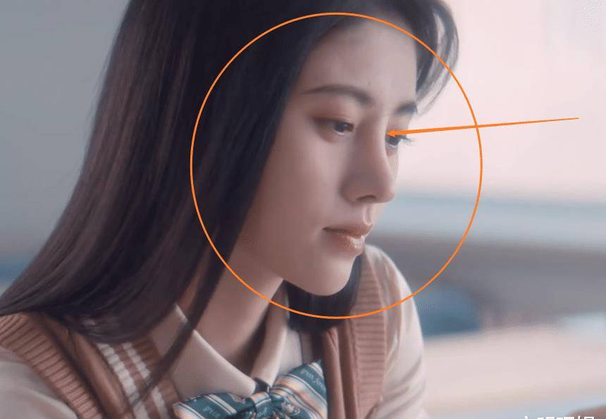 浓密发量让人羡慕,我却被她透光的鼻子吸引_问题_女明星_观众