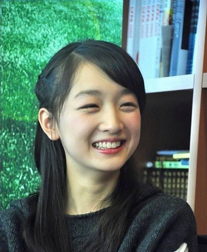 周冬雨长发有多美神似袁湘琴元气满满谁还敢说她没女人味