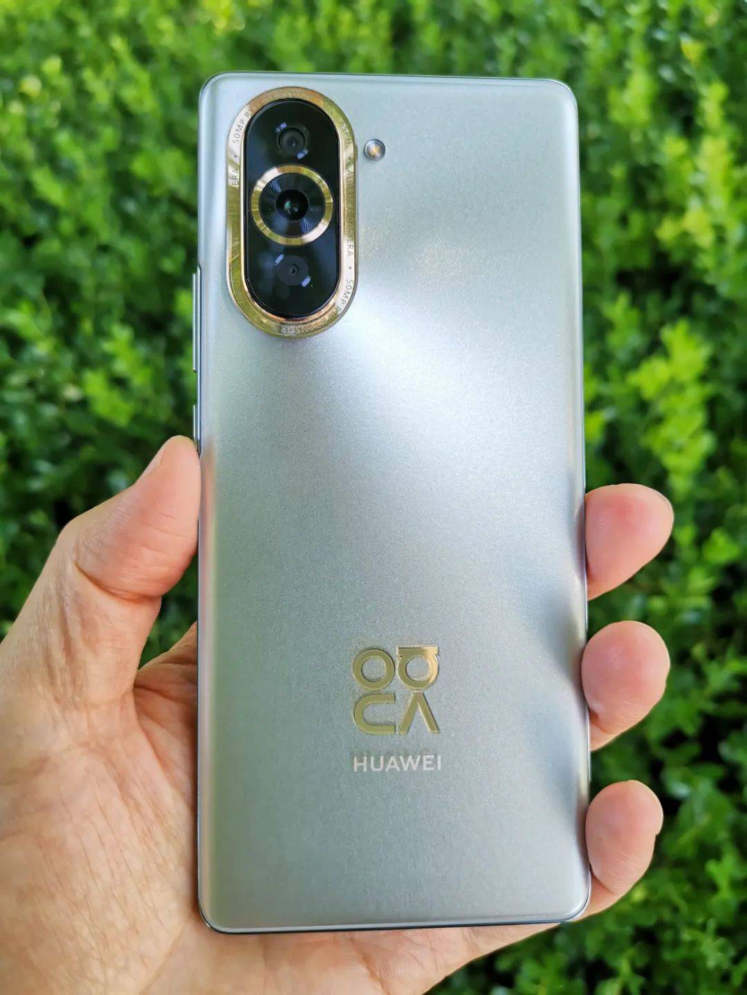 华为nova10上手:就冲这好看劲儿和精致感,没有5g我也心动_支持_镜头