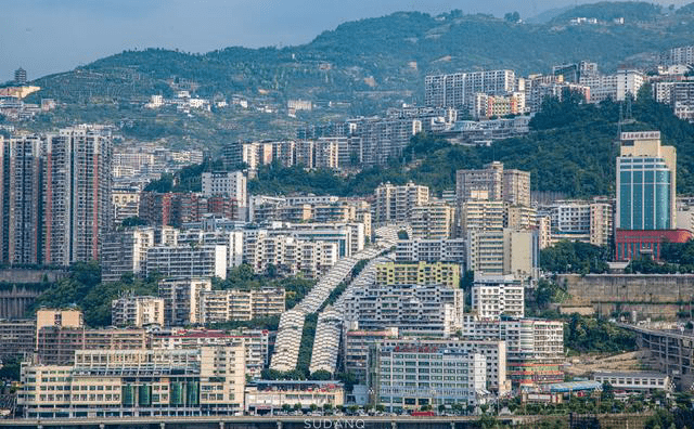 奉节古称夔州,永安等,位于重庆东部,是一座山峦起伏,沟壑纵横的历史