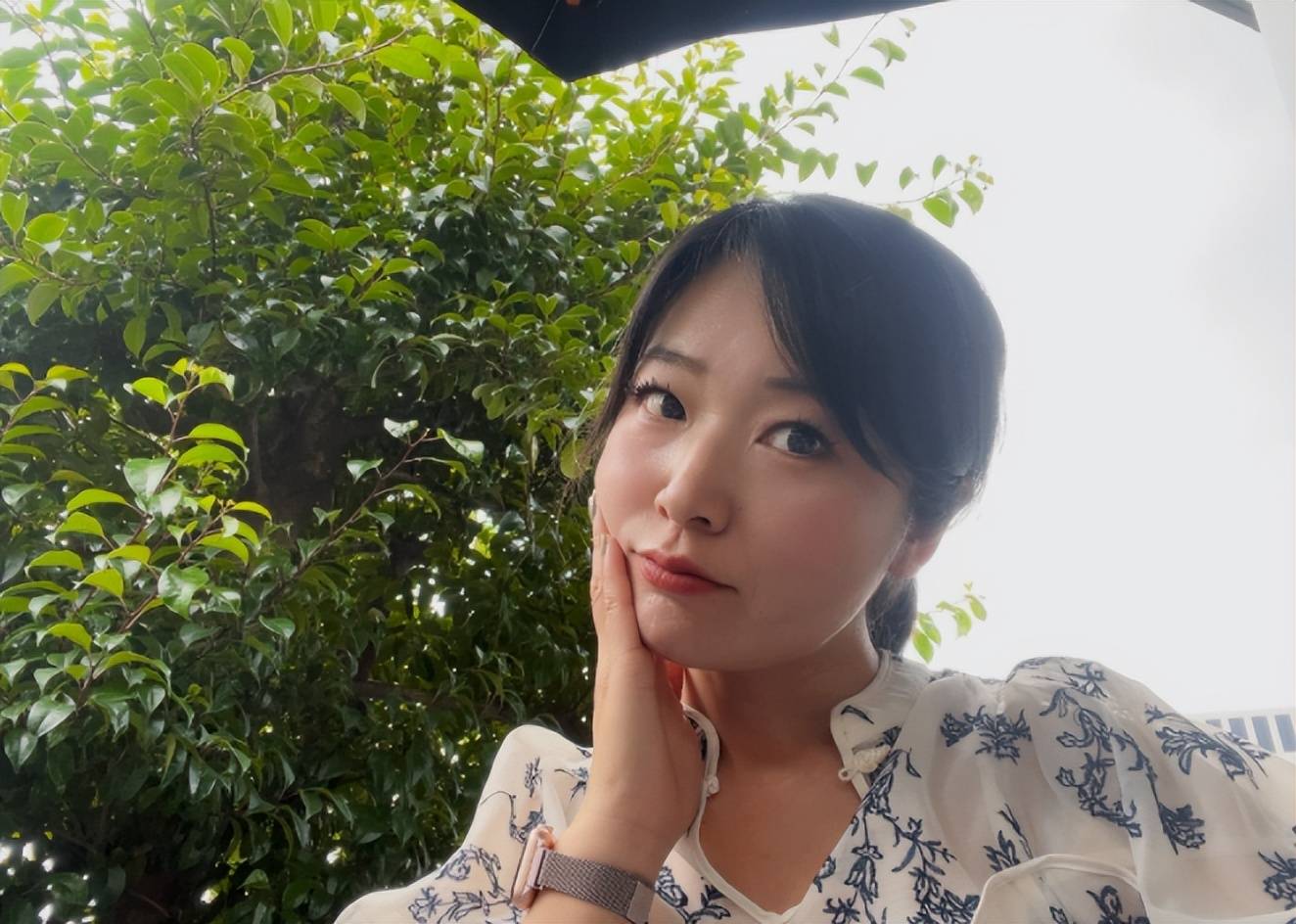 原创凤凰卫视李淼发文缅怀安倍生前曾多次受邀采访他还晒出了合影