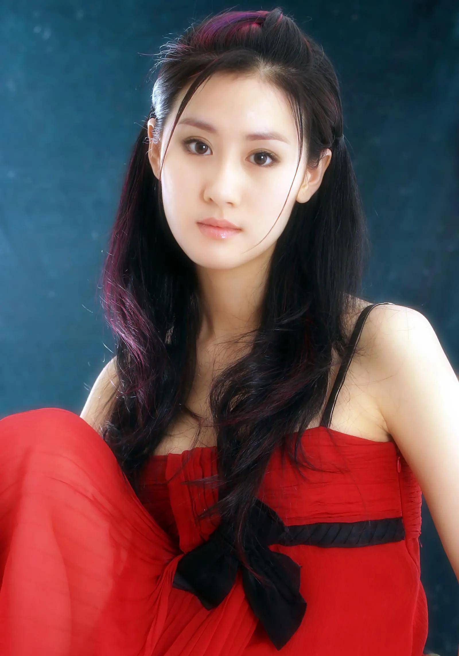 《魔幻手机》经过14年的播出,男主角和女主角都没有场景可拍,而配角