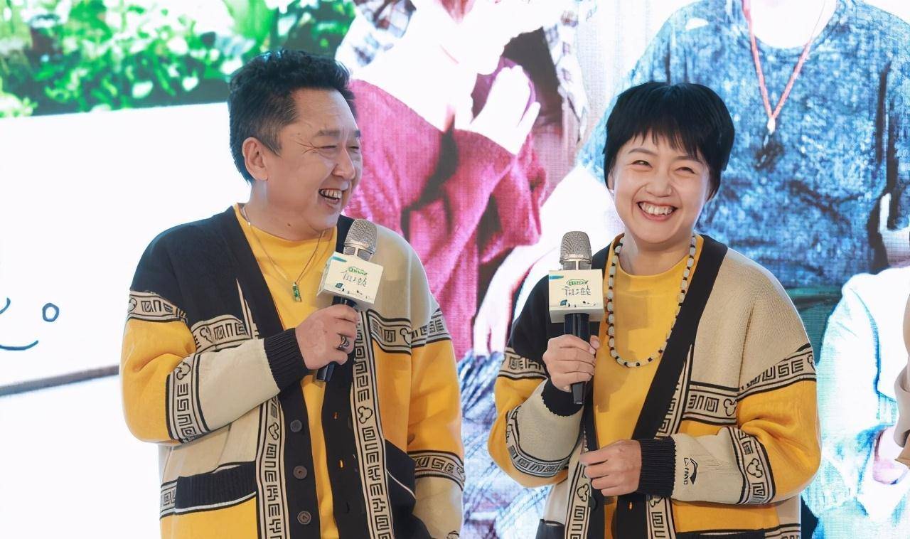 于谦二胎儿子罕见曝光,参加马术比赛喜获奖,和妈妈长得太相像_于庚_穿