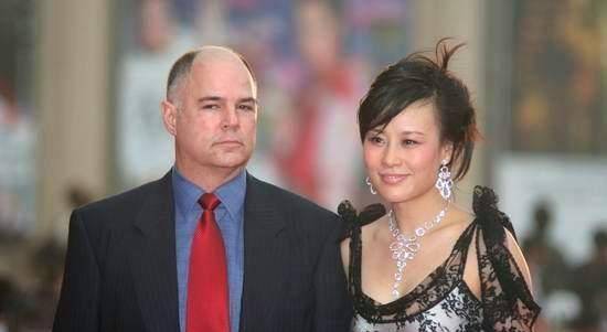 美女演员邬君梅嫁给11岁的丈夫结婚24年没有孩子恩爱