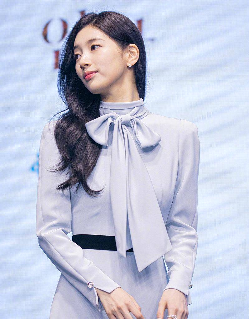 女神裴秀智出席活动生图曝光,浪漫连衣裙打扮真抢眼_时尚_设计的_整体