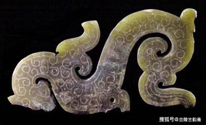 浅谈东周秦汉玉龙的时代特征_纹饰_龙形_胜村
