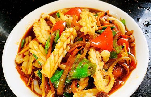 原创教你好吃又有营养的酱炒鱿鱼香气四溢美味解馋越吃越想吃