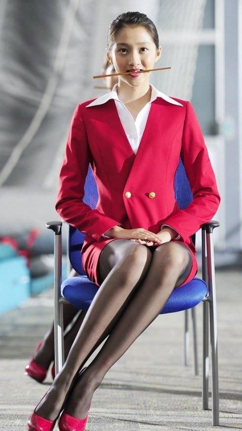 关晓彤拍摄"卫生巾"广告,未p图照曝光,网友:提臀那一刻硬了_鹿晗_骄傲