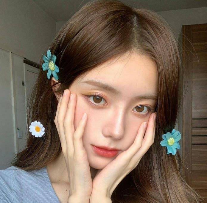 黄子韬恋情疑似曝光?女方是小7岁网红