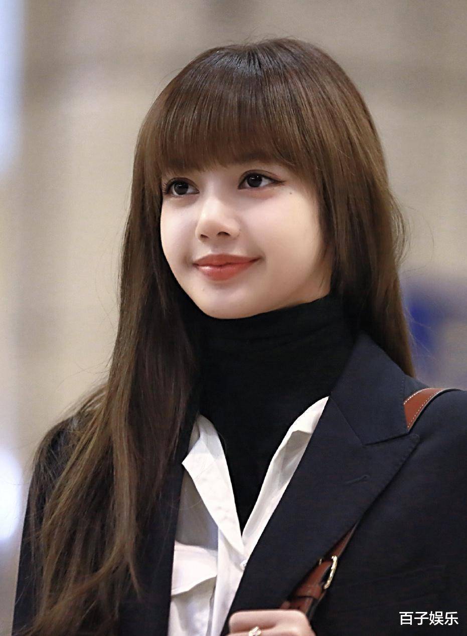 青春有你2定档lisa出场惊艳四座她红的有道理