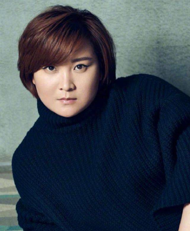 有种"整容"叫贾玲留长发,本以为会相貌平平,看到旧照瞬间懵_样子_身材