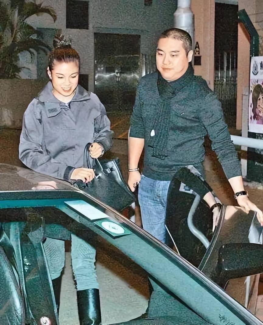 原创廖碧儿拜金拜金拜到最后一无所有